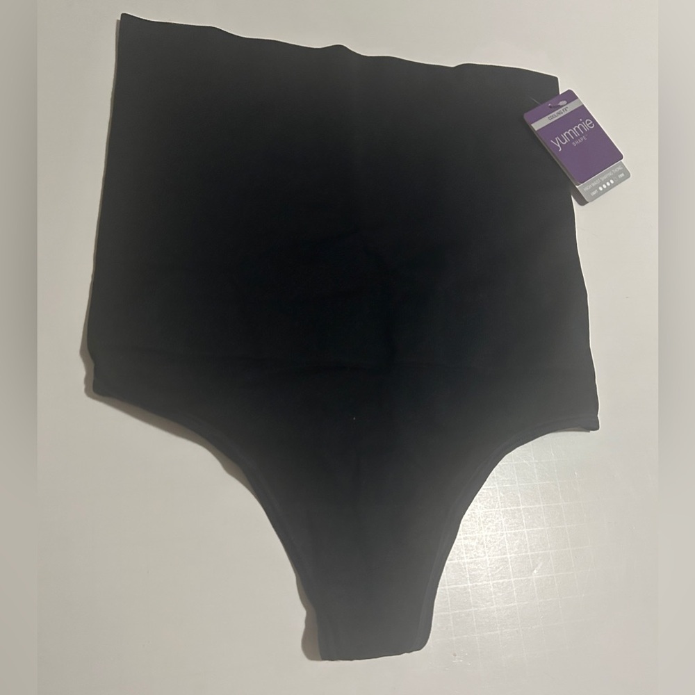 YUMMIE Women’s High Waist Shaping Thong Black NWT